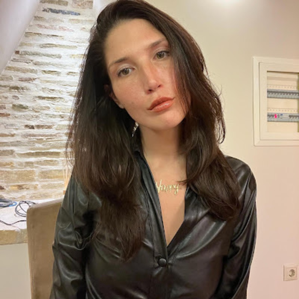 Meet your Posher, Alexandra